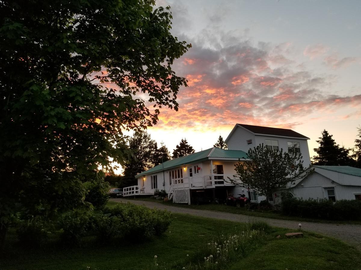 Gite Aux Jardins De L'Anse Perce Exterior foto
